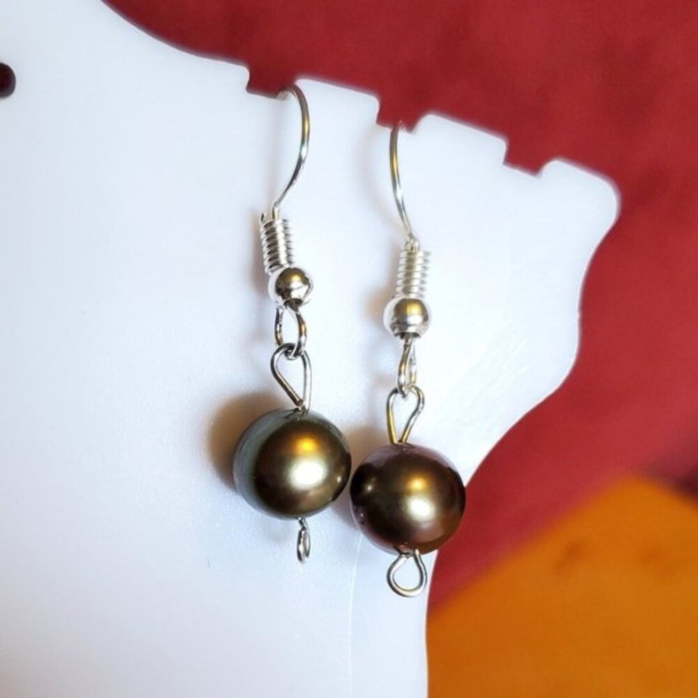 Silver Tone Hook Green Pearl Dangle Earrings Style